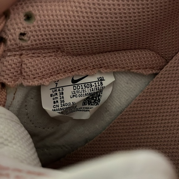 Nike Women's Pink and White Sneakers - Picture 5 of 5